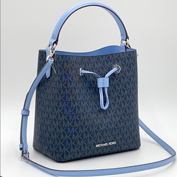 MICHAEL KORS SURI MEDIUM BUCKET MESSENGER LT SKY - Picture 2 of 15